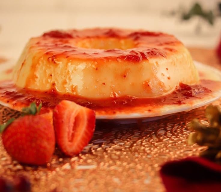 Pudim Ninho com calda de morango
